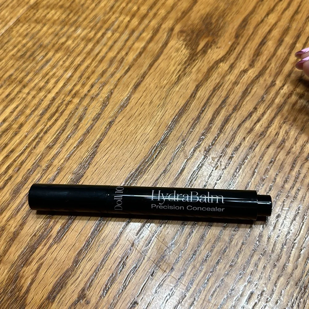 Doll 10 HydraBalm Precision Concealer - Shade Tan
